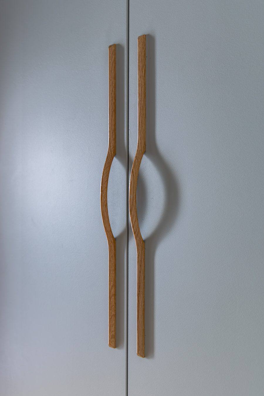 Poignées sculptées en bois